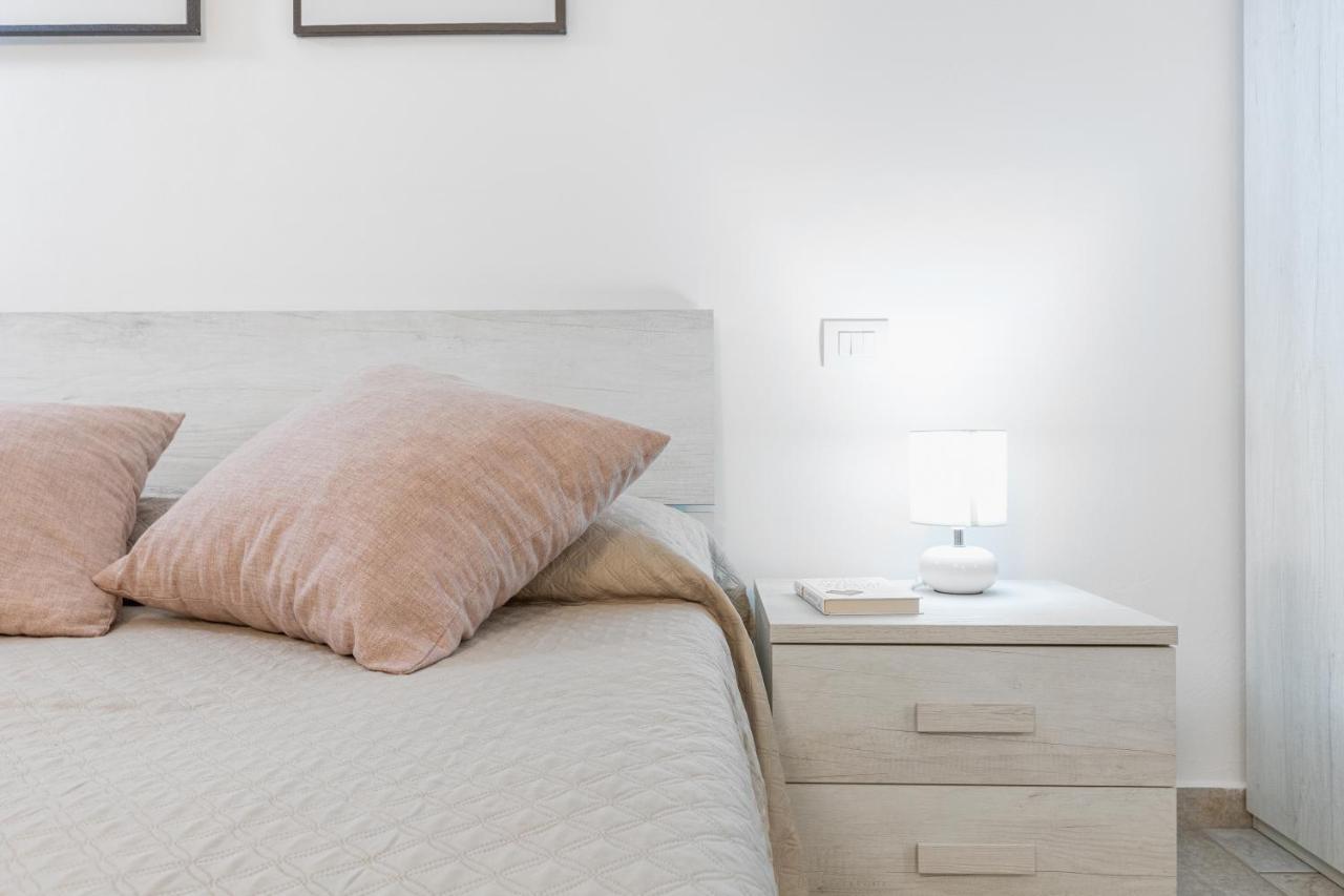 Casa Vacanze Lo Squalo オルビア エクステリア 写真