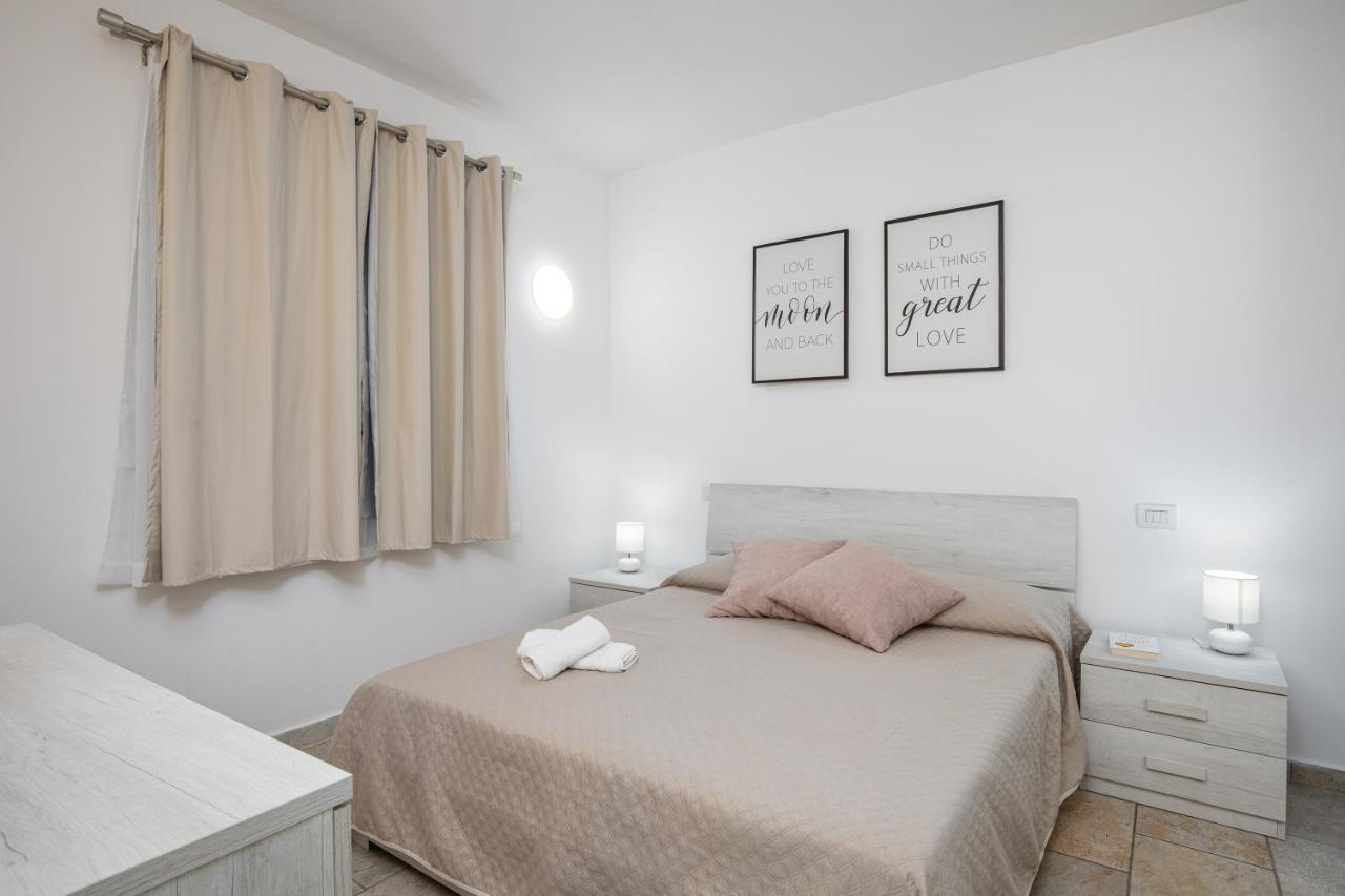Casa Vacanze Lo Squalo オルビア エクステリア 写真